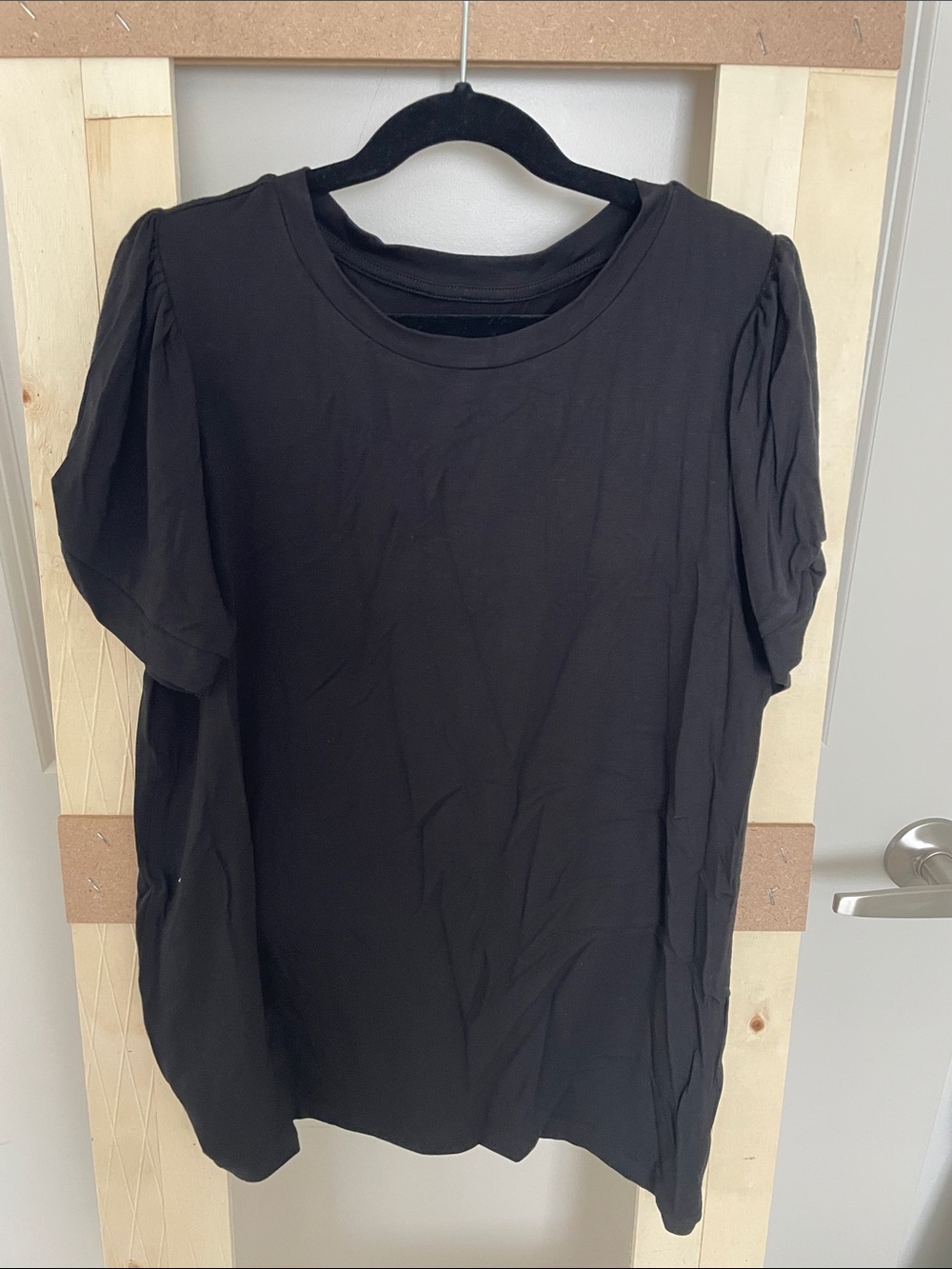 Market & Spruce Black Puff Sleeve Crewneck Tee